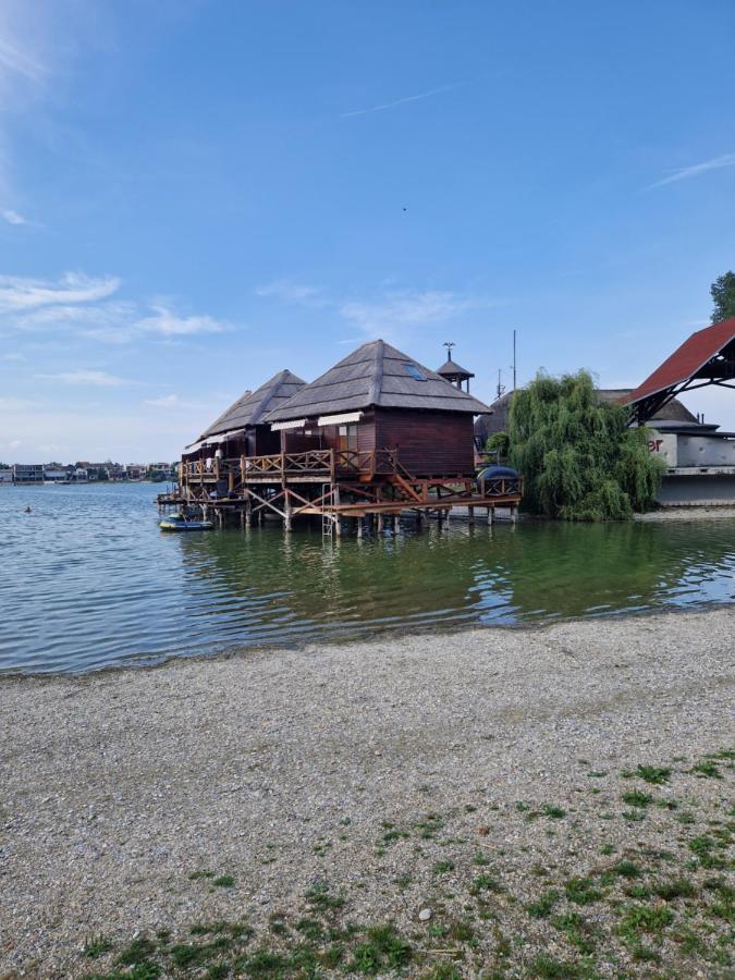 Bora Bora Na Slnecnych Jazerach Lägenhet Senec Exteriör bild