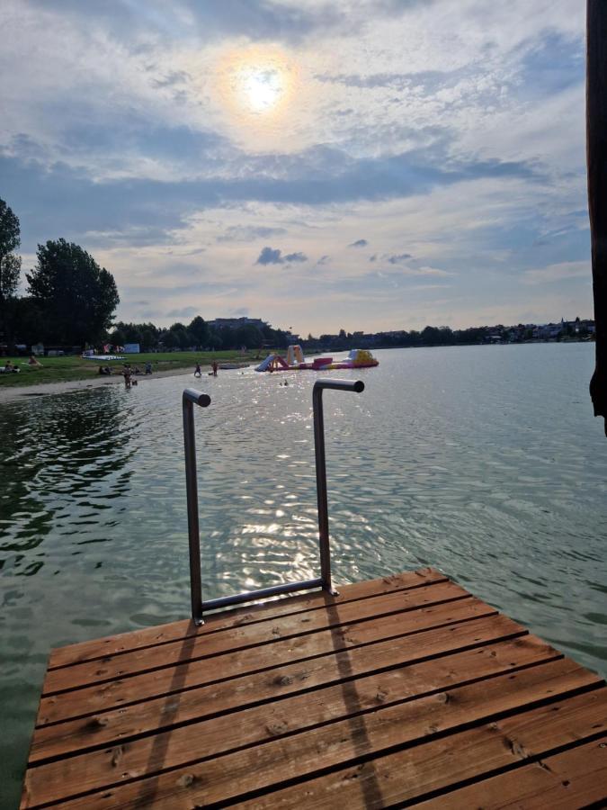 Bora Bora Na Slnecnych Jazerach Lägenhet Senec Exteriör bild