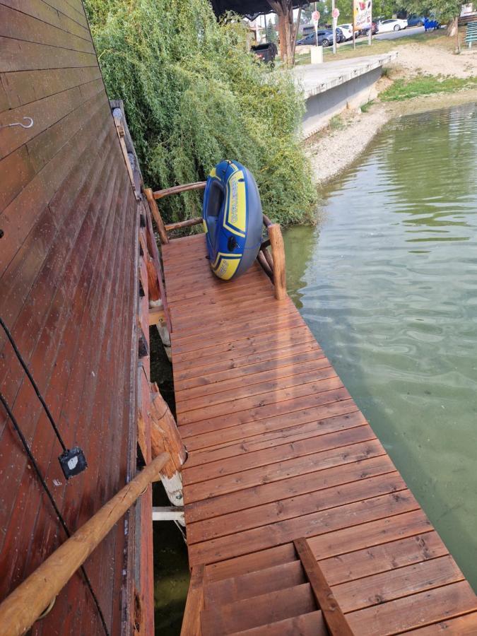 Bora Bora Na Slnecnych Jazerach Lägenhet Senec Exteriör bild
